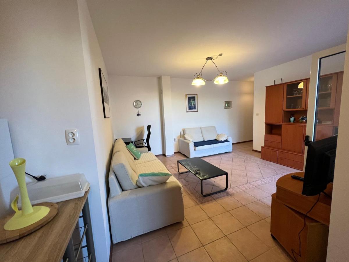 Apartment Luka Novalja Eksteriør bilde