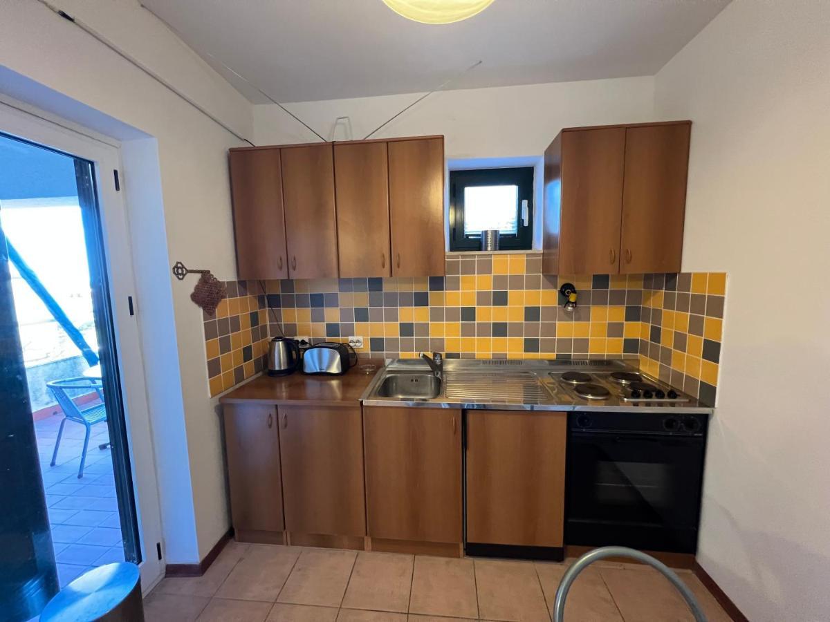 Apartment Luka Novalja Eksteriør bilde