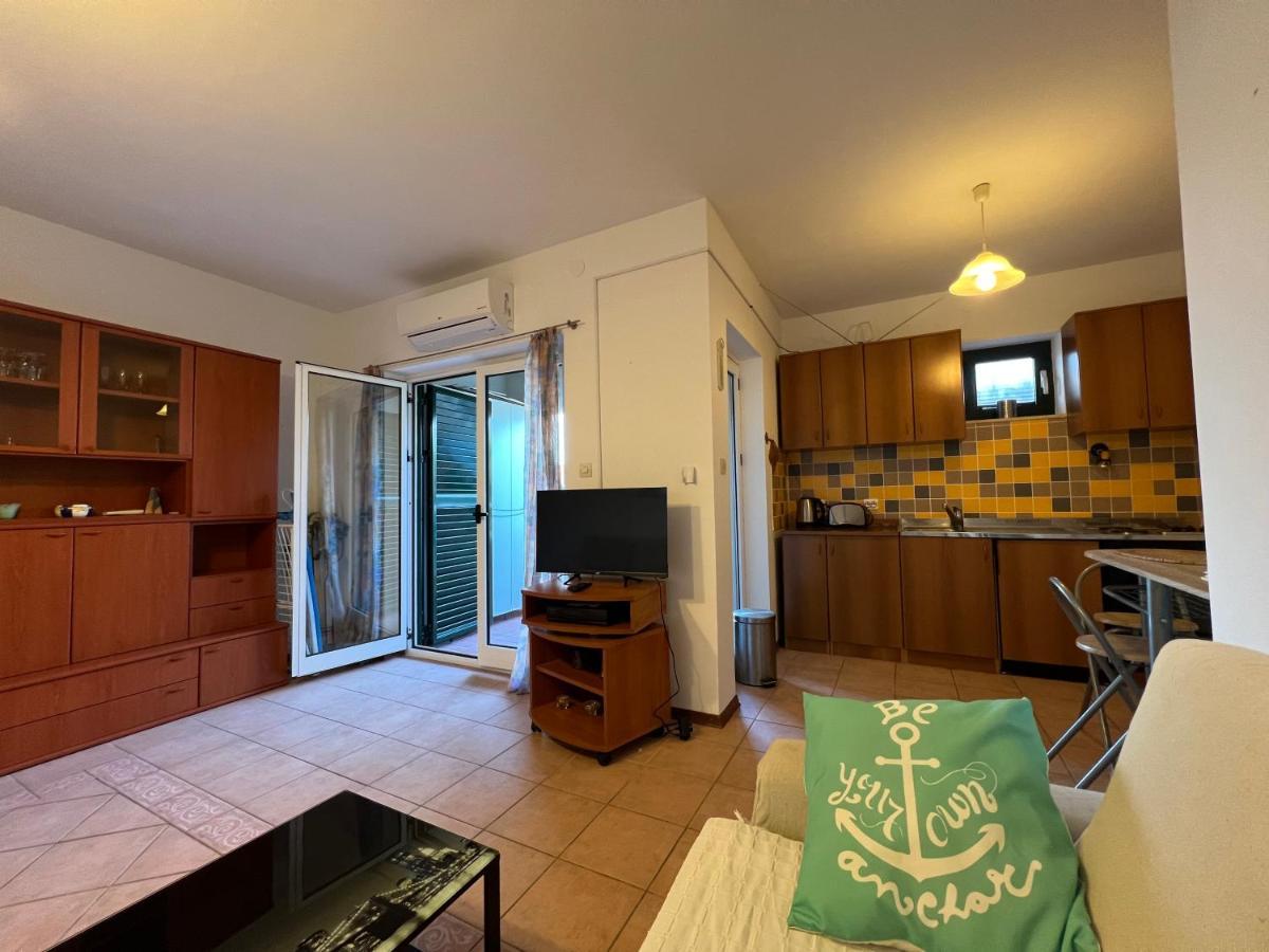 Apartment Luka Novalja Eksteriør bilde